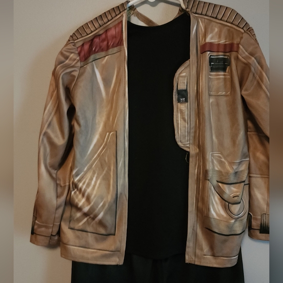 Star Wars Finn DLX Battler Costume small - Picture 3 of 12